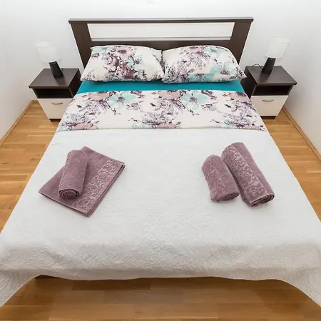 Apartment Violet Makarska