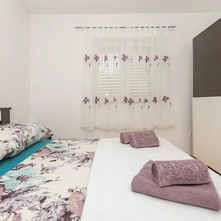 Apartament Violet *