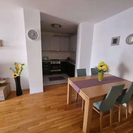 Violet Apartament Makarska
